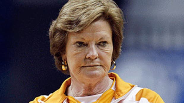 Pat-Summitt-Tennessee.gif